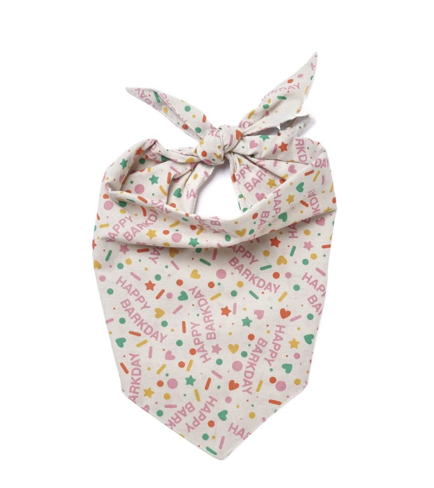 Bandana rose pour chien de fête