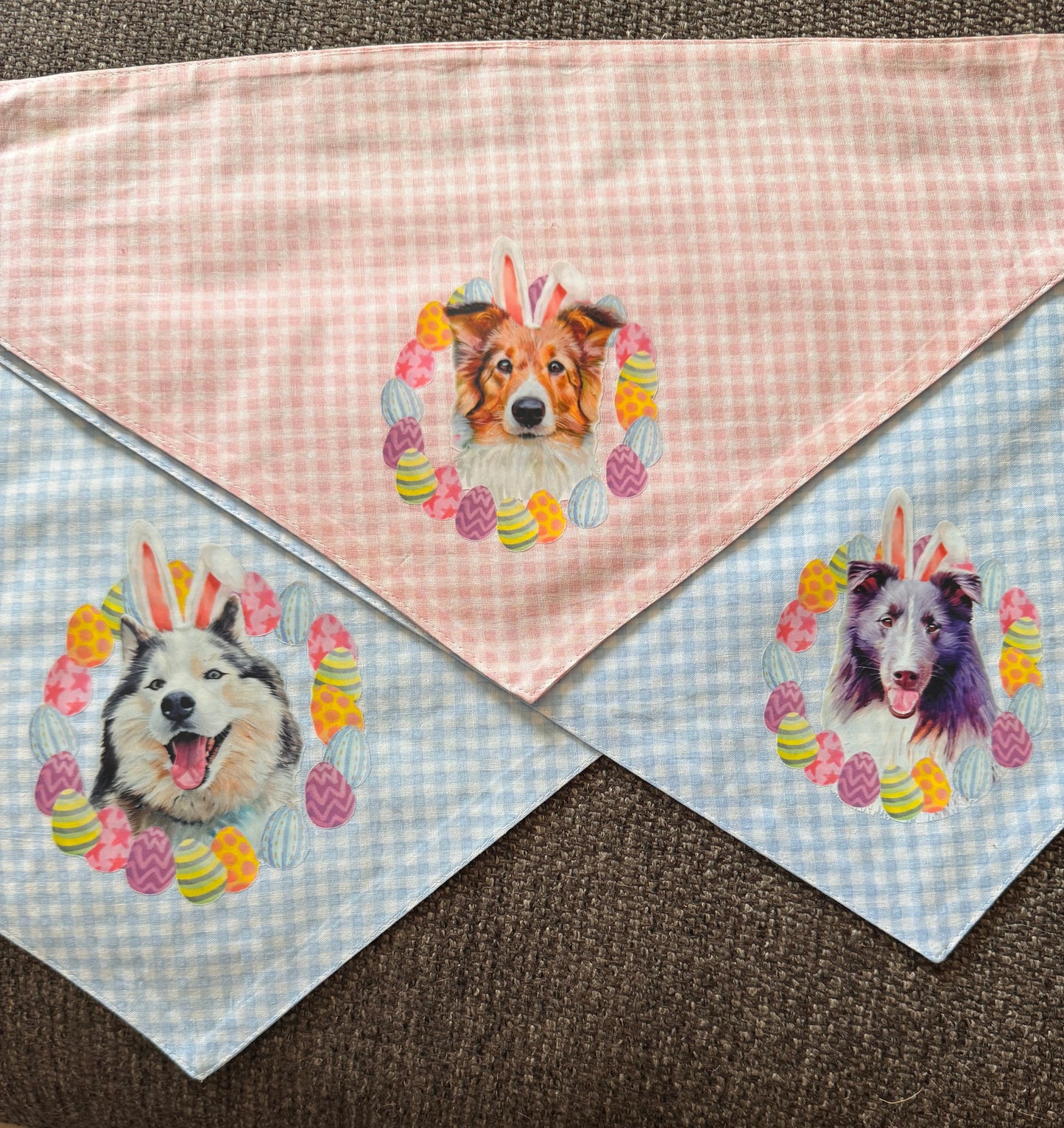 Bandana bleu pour chien de Pâques